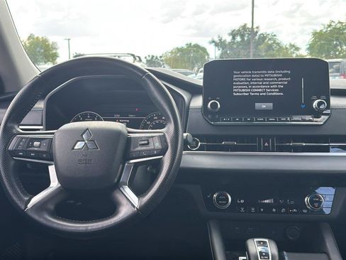 Used 2024 Mitsubishi Outlander SE AWD/4WD image 7
