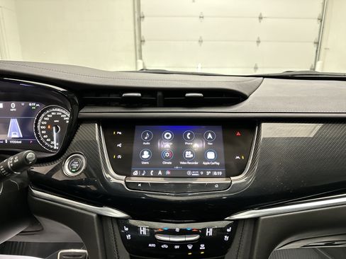 Used 2023 Cadillac XT6 Sport image 36