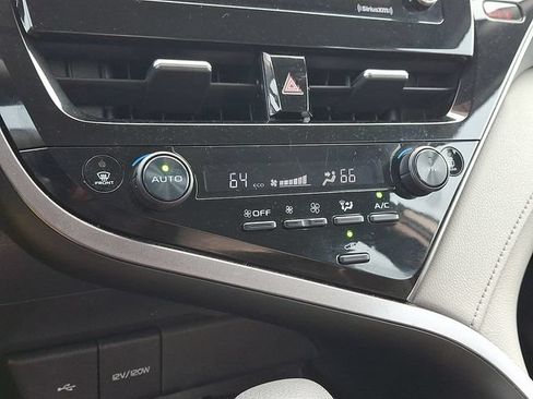 Used 2022 Toyota Camry LE FWD image 15