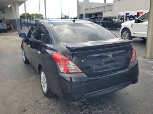Used 2017 Nissan Versa SV FWD image 5