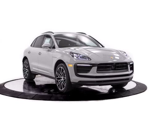 Certified 2026 Porsche Macan AWD/4WD image 9
