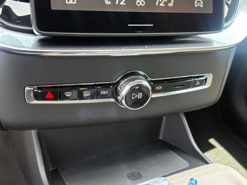 New 2026 Volvo XC90 B6 Plus w/ Protection Package Premier image 14