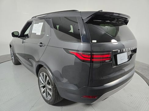 Used 2025 Land Rover Discovery S AWD/4WD image 17