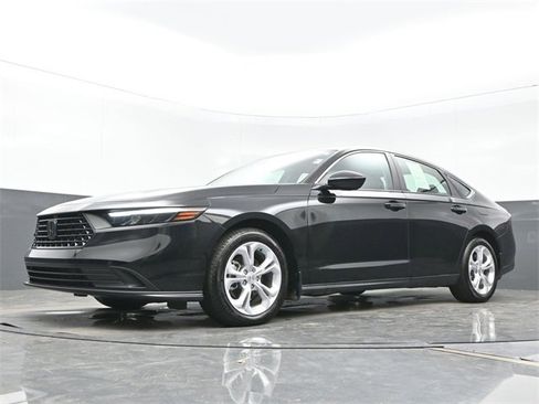 Certified 2025 Honda Accord LX image 21