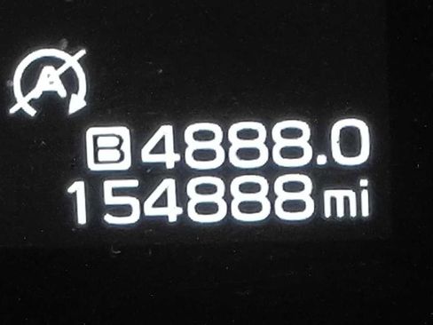 Used 2022 Subaru Outback Premium AWD/4WD image 11