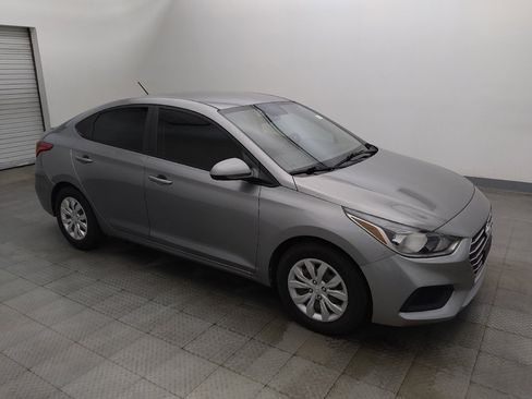 Used 2021 Hyundai Accent SE FWD image 11