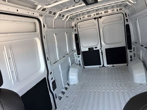 Used 2026 RAM ProMaster 2500 w/ Convenience Group FWD image 12