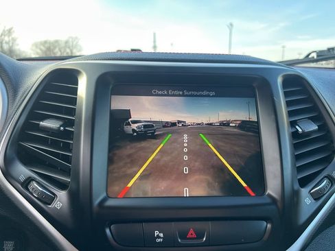 Used 2018 Jeep Cherokee Trailhawk w/ Quick Order Package 27L image 21