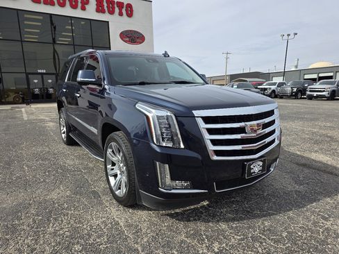 Used 2020 Cadillac Escalade Luxury image 1