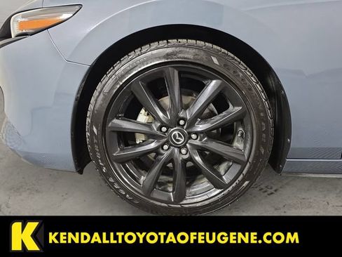 Used 2019 MAZDA MAZDA3 Hatchback w/ Premium Package FWD image 9