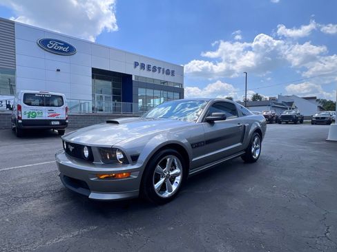 Used 2009 Ford Mustang GT RWD image 6