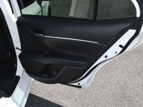 Certified 2023 Toyota Camry SE FWD image 18