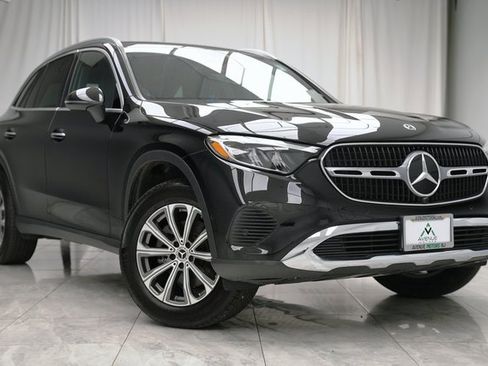 Used 2024 Mercedes-Benz GLC 300 4MATIC image 1