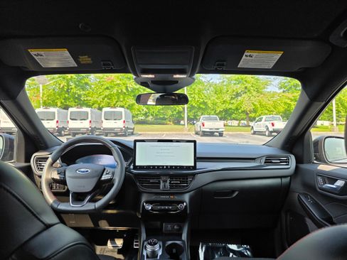 Used 2023 Ford Escape ST-Line Select w/ Tech Pack #2 AWD/4WD image 11