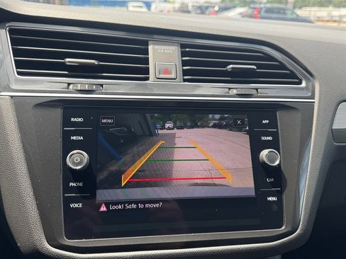 Used 2018 Volkswagen Tiguan S FWD image 9