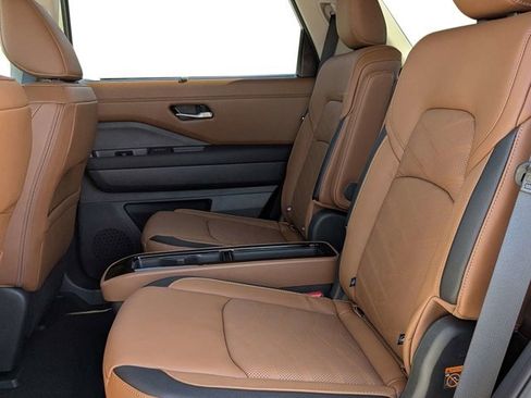 New 2025 Nissan Pathfinder Platinum image 25