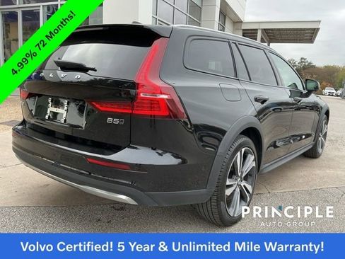 Certified 2025 Volvo V60 B5 Cross Country Plus image 11