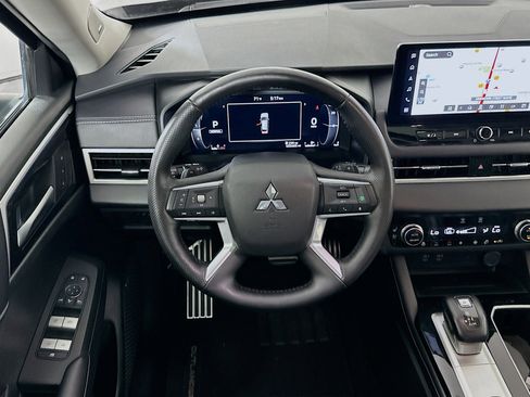 Used 2025 Mitsubishi Outlander SEL FWD image 18