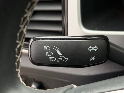 Used 2022 Volkswagen Atlas Cross Sport SE image 21