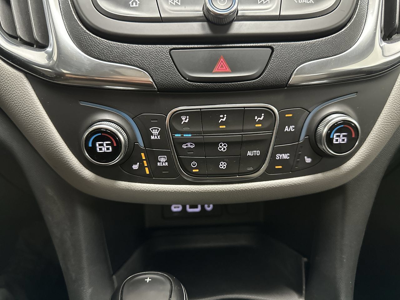 Used 2019 Chevrolet Equinox LT w/ LT True North Edition AWD/4WD image 42