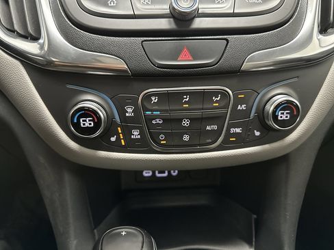Used 2019 Chevrolet Equinox LT w/ LT True North Edition AWD/4WD image 42