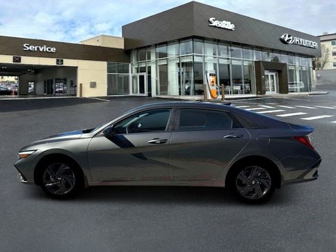 New 2026 Hyundai Elantra SEL Sport Premium FWD image 3