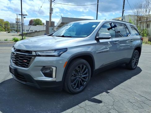Used 2023 Chevrolet Traverse RS w/ LPO, Floor Liner Package AWD/4WD image 7