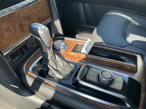 Used 2024 Nissan Armada SL image 24