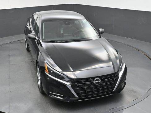 Certified 2025 Nissan Altima 2.5 S FWD image 32