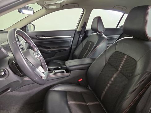 Used 2024 Nissan Altima 2.5 SR FWD image 12