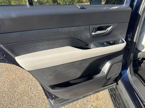 Used 2025 Toyota Grand Highlander AWD image 11