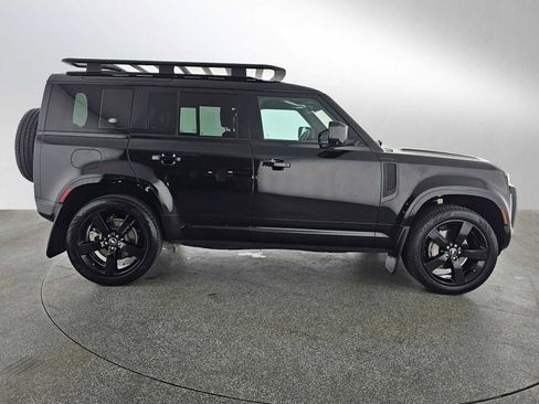Used 2022 Land Rover Defender 110 X-Dynamic SE AWD/4WD image 2