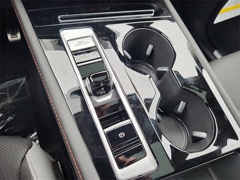 New 2026 Volkswagen Atlas Peak Edition image 14