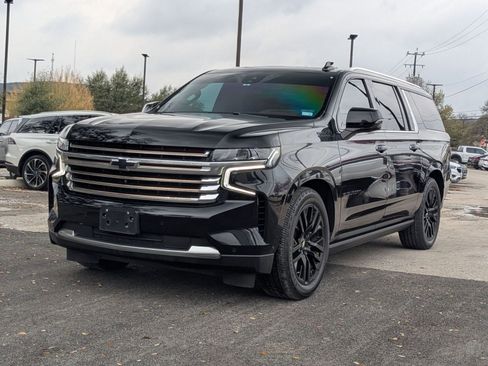 Used 2023 Chevrolet Suburban High Country w/ Advanced Technology Package image 7