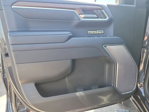 Used 2023 Chevrolet Silverado 1500 High Country w/ Technology Package image 15