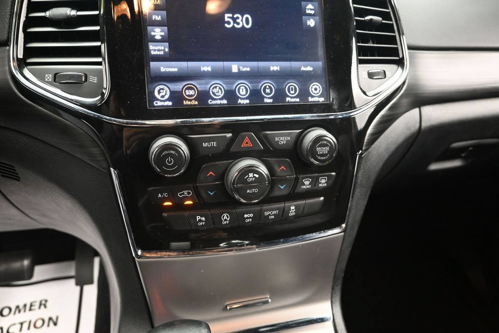 Used 2021 Jeep Grand Cherokee Laredo X RWD image 14