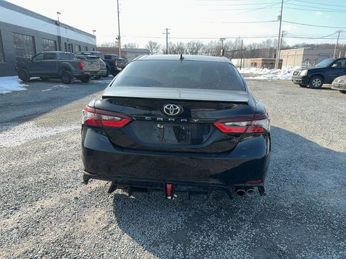 Used 2022 Toyota Camry SE image 4