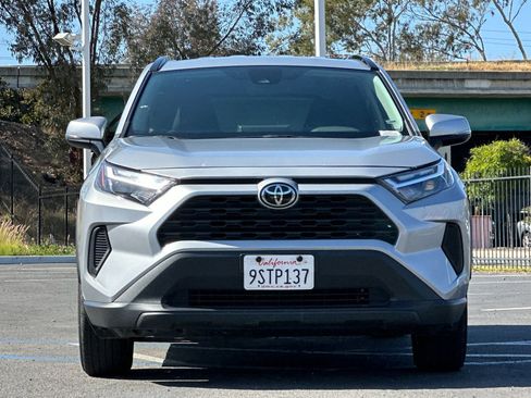 Used 2025 Toyota RAV4 XLE FWD image 7