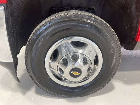 Used 2018 Chevrolet Silverado 3500 LT w/ LT Convenience Package image 11