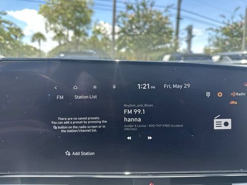 Used 2025 Hyundai Elantra SEL FWD image 25