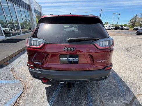 Used 2019 Jeep Cherokee Trailhawk w/ Cold Weather Group AWD/4WD image 7
