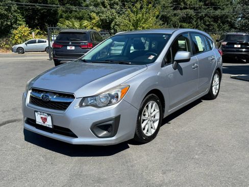 Used 2014 Subaru Impreza 2.0i Premium w/ Popular Package #1 AWD/4WD image 3