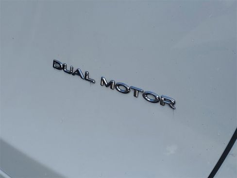 Used 2021 Tesla Model Y Long Range image 6