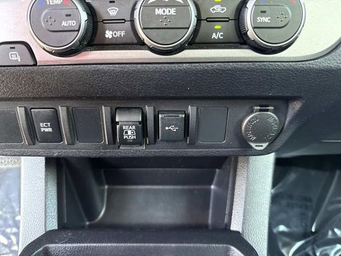 Used 2021 Toyota Tacoma SR5 image 33