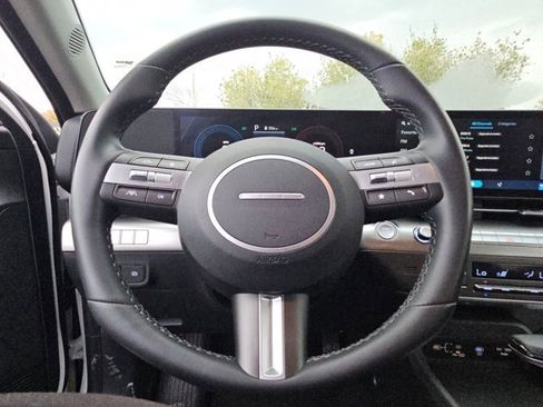 Used 2025 Hyundai Kona SEL image 22