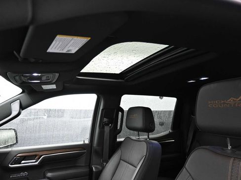 Used 2024 Chevrolet Silverado 1500 High Country image 25