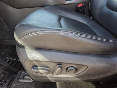 Used 2022 Toyota RAV4 XLE Premium FWD image 14
