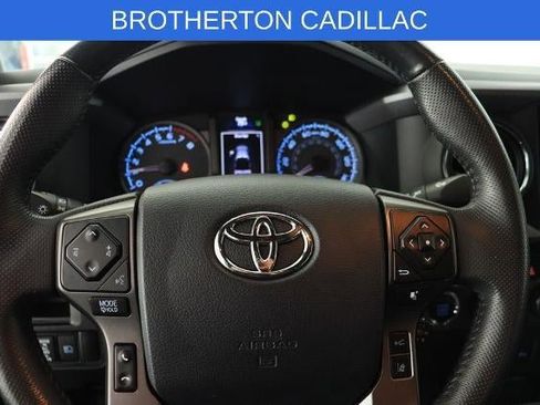 Used 2018 Toyota Tacoma TRD Off-Road w/ TRD Premium Off Road Package AWD/4WD image 18