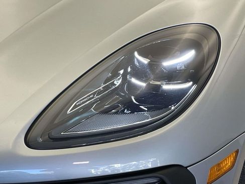 Used 2025 Porsche Macan image 15