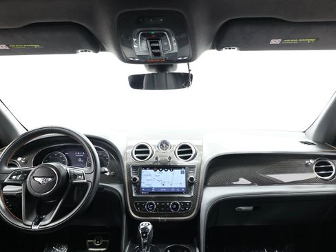 Used 2019 Bentley Bentayga image 45